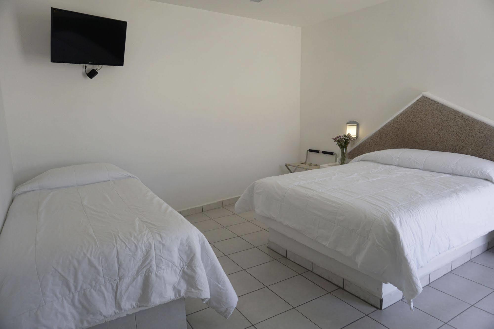 Opportunity Leon Hotel Luaran gambar