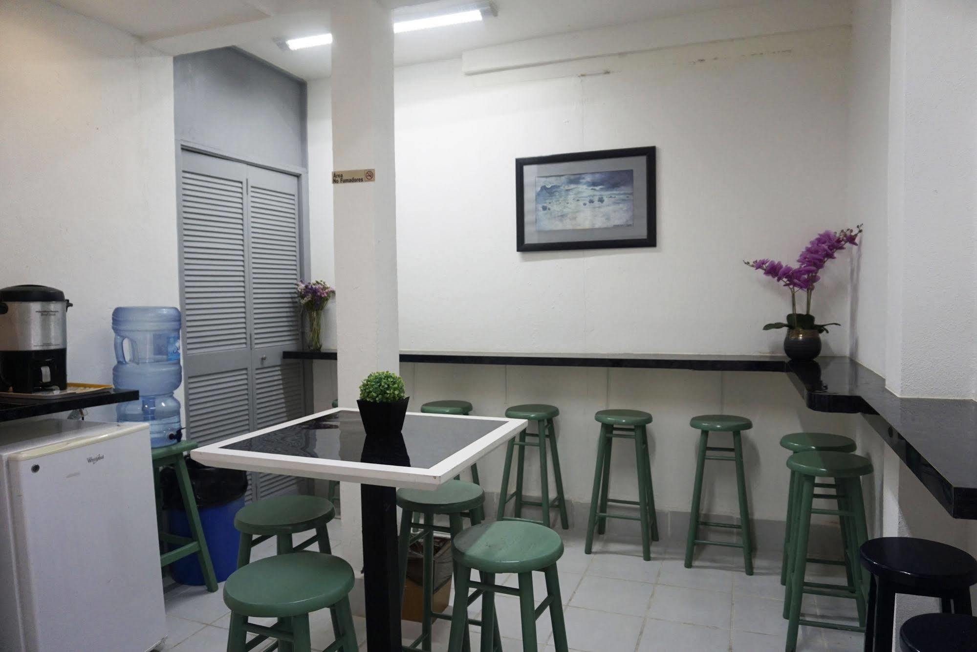 Opportunity Leon Hotel Luaran gambar